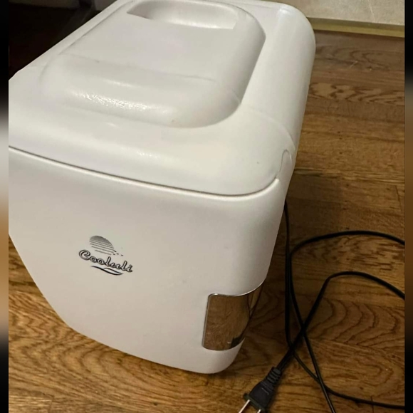 Cooluli - Classic 0.1 Cu. Ft. Mini Fridge - White - Picture 3 of 16